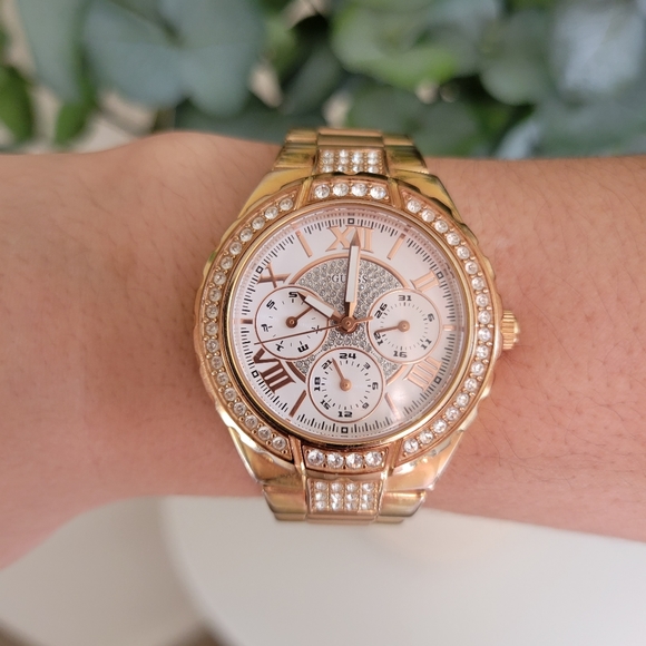 GUESS Rose Gold Watch - Picture 3 of 16